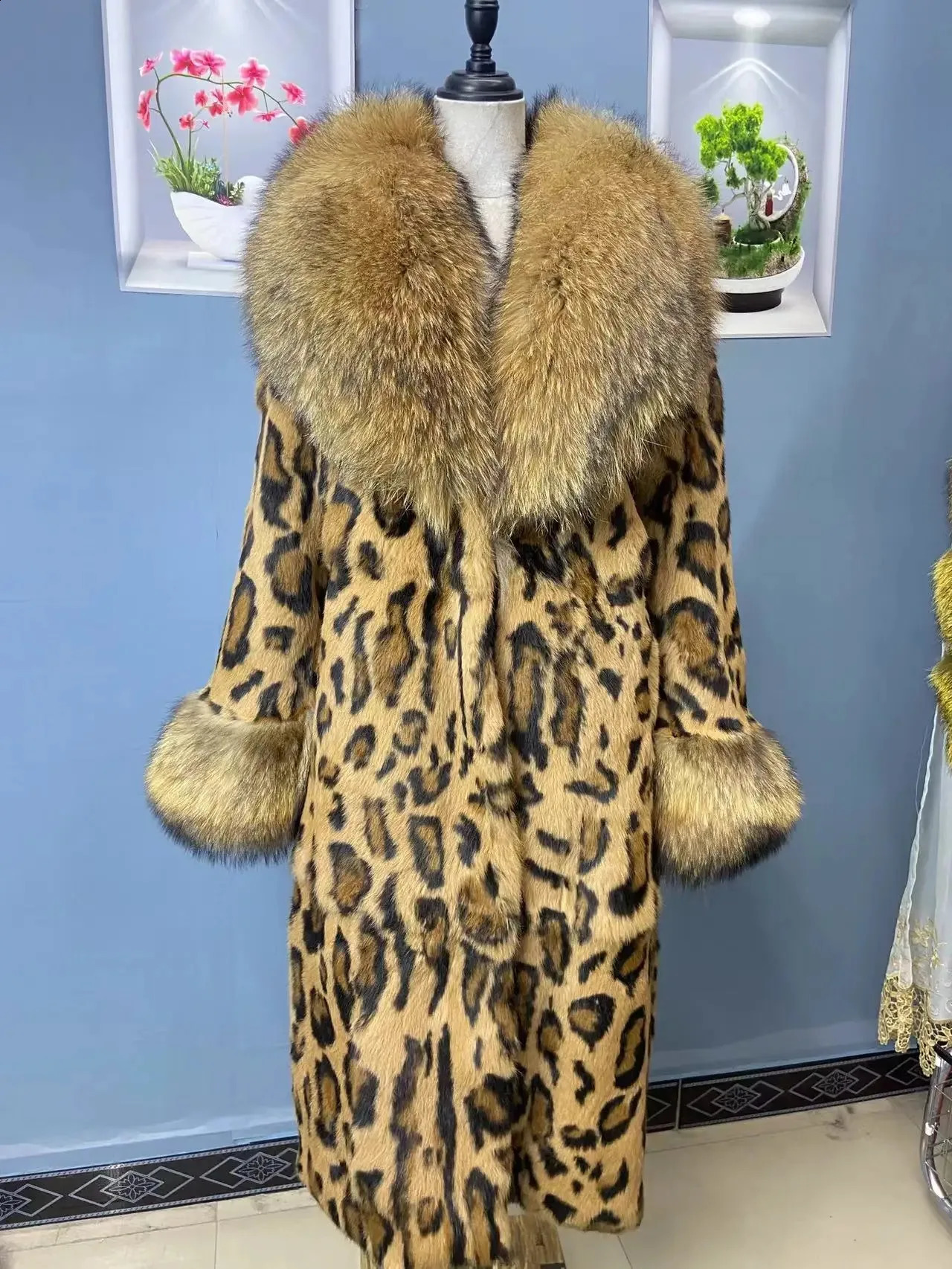 s Autumn Winter fashion Leopard Print Rabbit Fur Coat Fur Onepiece Thickened Warm Women Long Fox Fur Collar Coat 251027