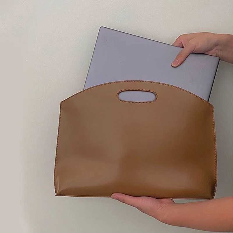 Womens Handbag New Largecapacity File Bag Fashionable Versatile Commuter Bag Leather Briefcase Envelope Clutch BagW251028
