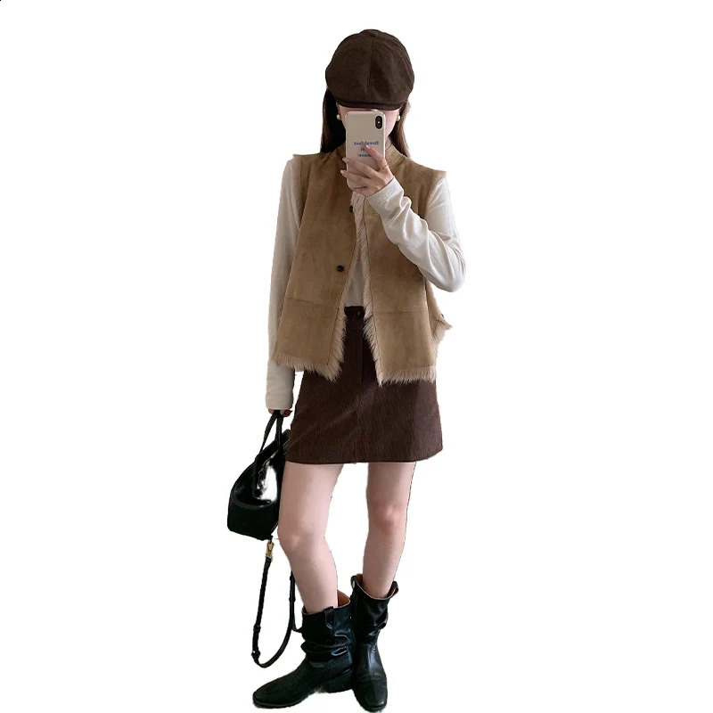 Women Leather Vest Fur Collar Sleeveless 100 genuine rabbit fur 2025 Biker Moto Jacket Winter Warm Outerwear 251014