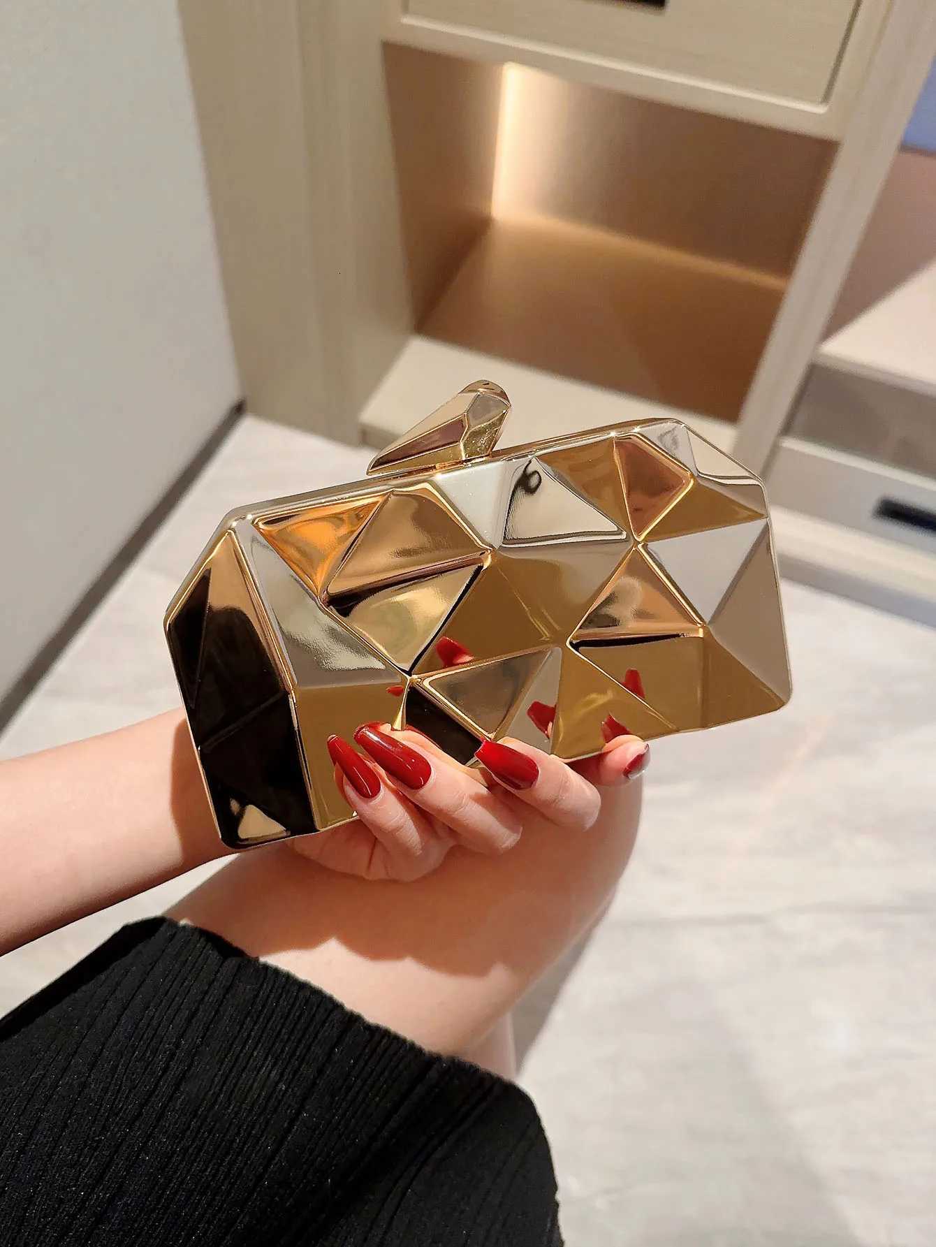 Ladies fashion Shiny Shaped Hardware Box Dinner Bag Banquet Bag Clutch Dress Bag Evening Bag Prom Bag Chain Bag H251027