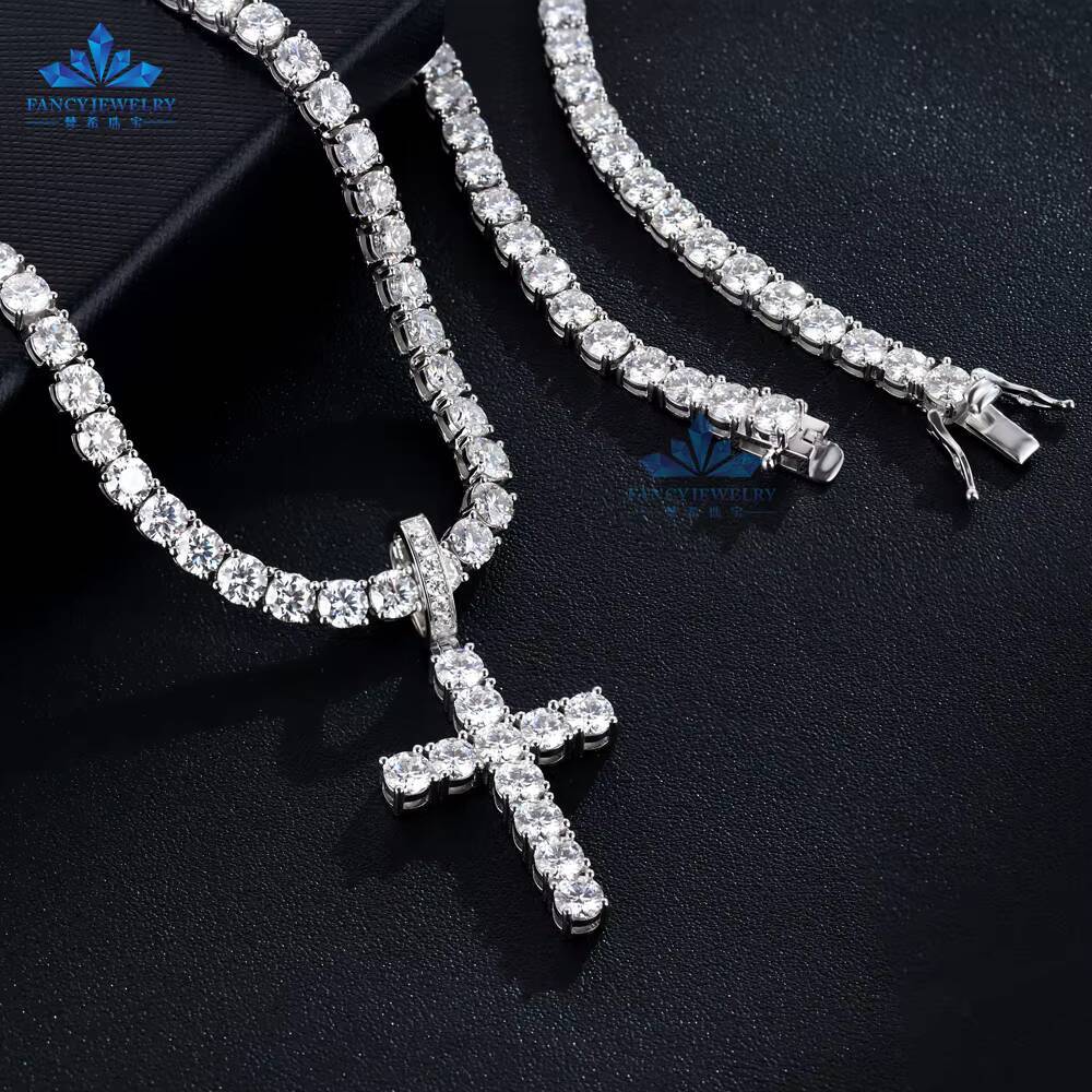Wholesale Custom Moissanite Pendant 5mm 05CT Ice Out Moissanite GRA Charm Fashion Necklace Religion Christian Cross Pendant