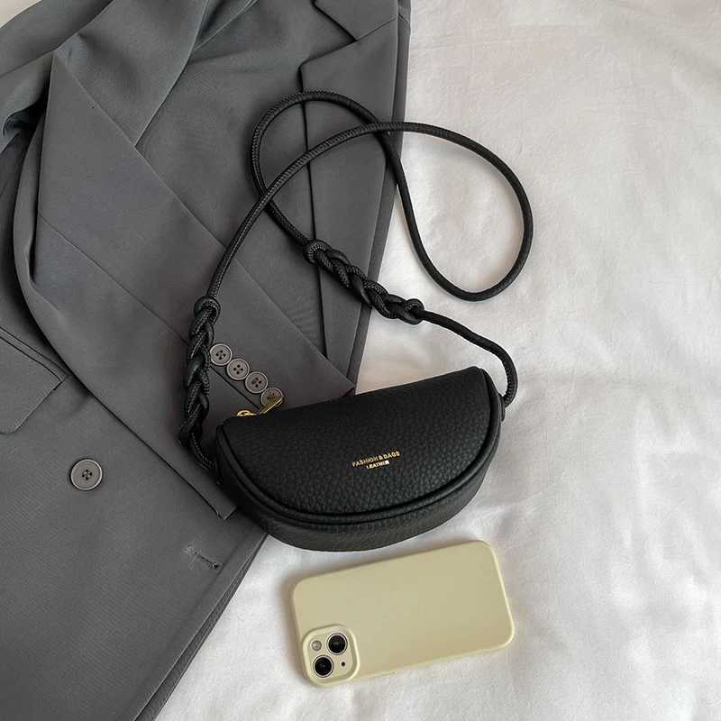 1 Piece of Solid Color Shoulder Bag for Women Versatile Crossbody Bag Fashionable Retro Saddle BagT251028