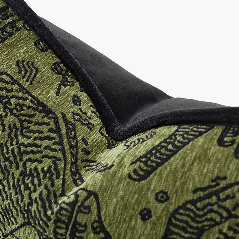 Pillow Case Retro Green Tiger Patterned Jacquard Cushion Cover Luxury Highend case Premium Design Covers Decorative Home Decor C251028