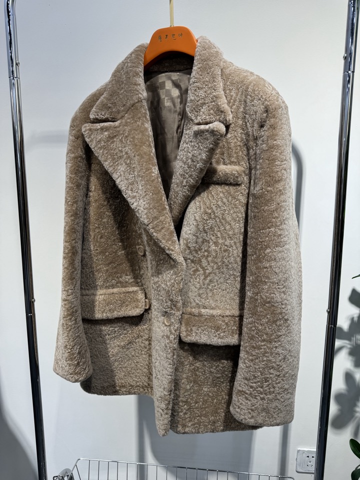 P Brand Designer Sh… - image