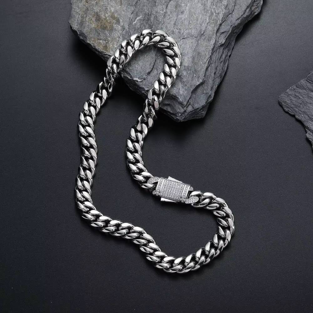 Wholesale 18K Gold Cuban Link Chain Necklace 18K Gold Miami Cuban Chain 14mm Width with Moissanite for Weddings and Gifts