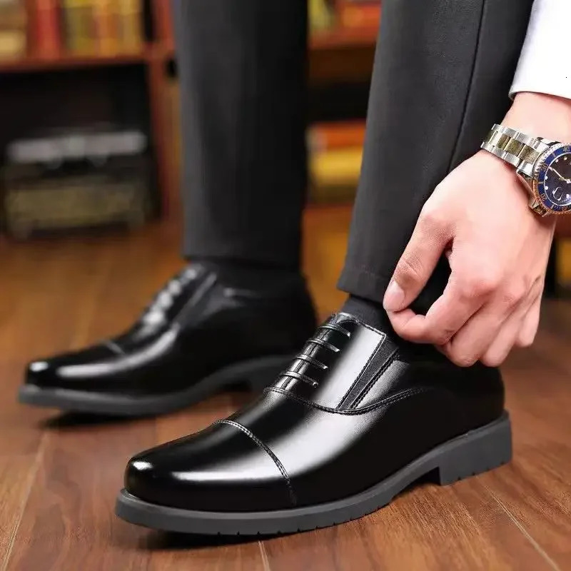 Social Shoe for Men Black Dress Shoes Man Business Spring Autumn Gentleman Elegant and Classic Legitimate Leather Suit Official 251028