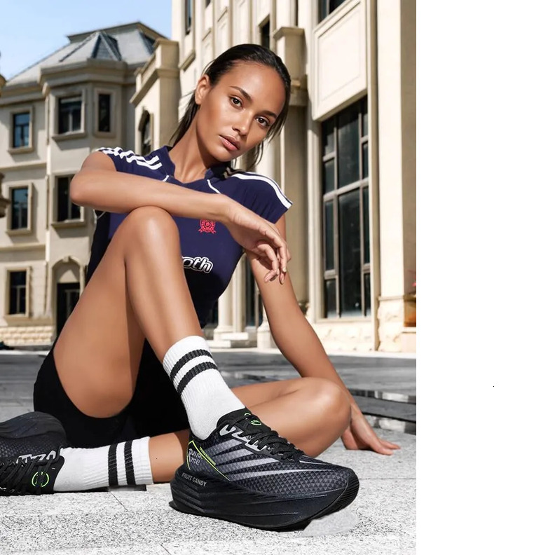 2025 New Couple Unisex Breathable Mesh Running Shoes Sports Casual Shoes Spring Autumn Summer Versatile Casual Shoes