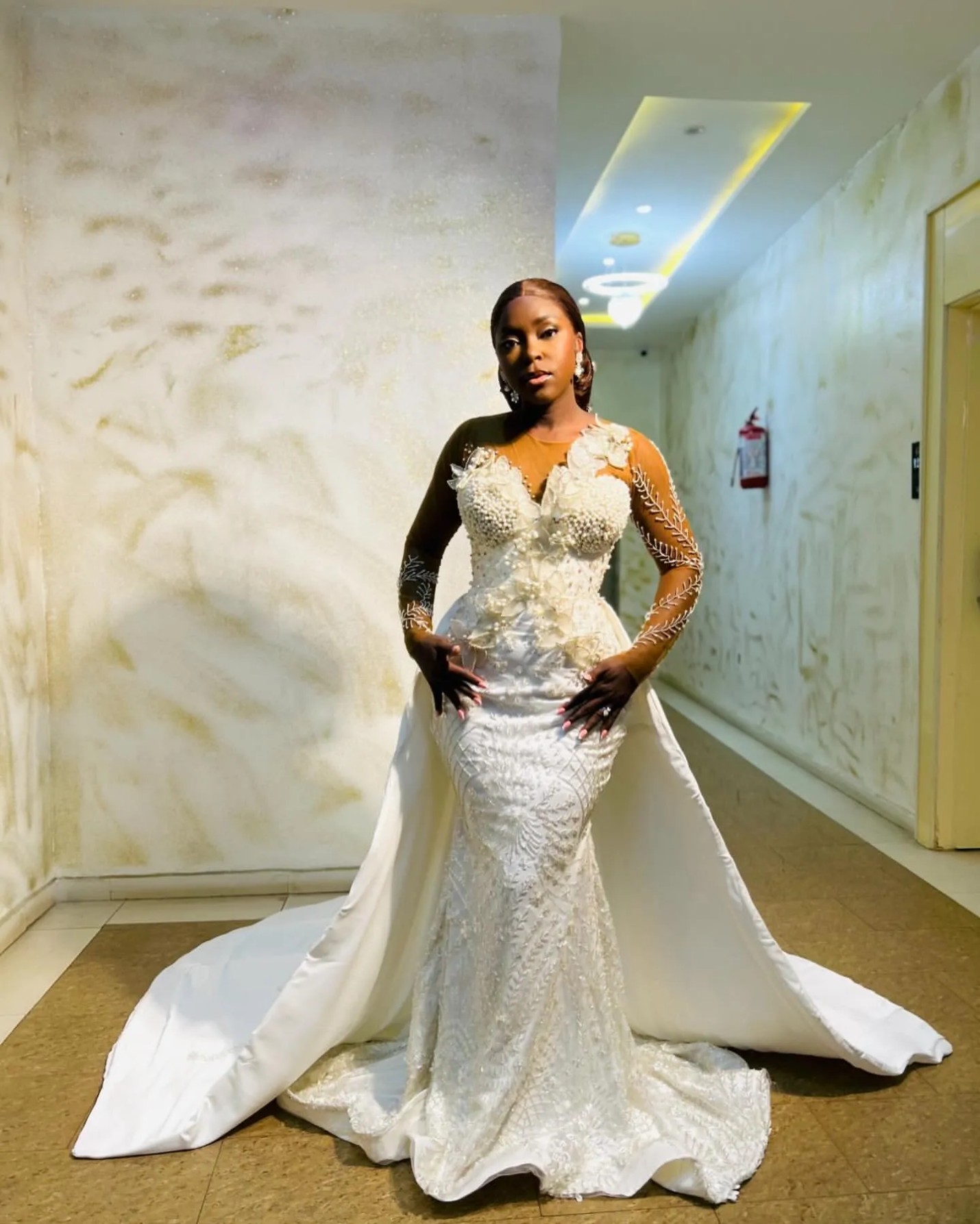 Arabic Aso Ebi Plus Size Mermaid Wedding Dress in Ivory with Full Lace Florals Pearls Beaded and Vintage Style