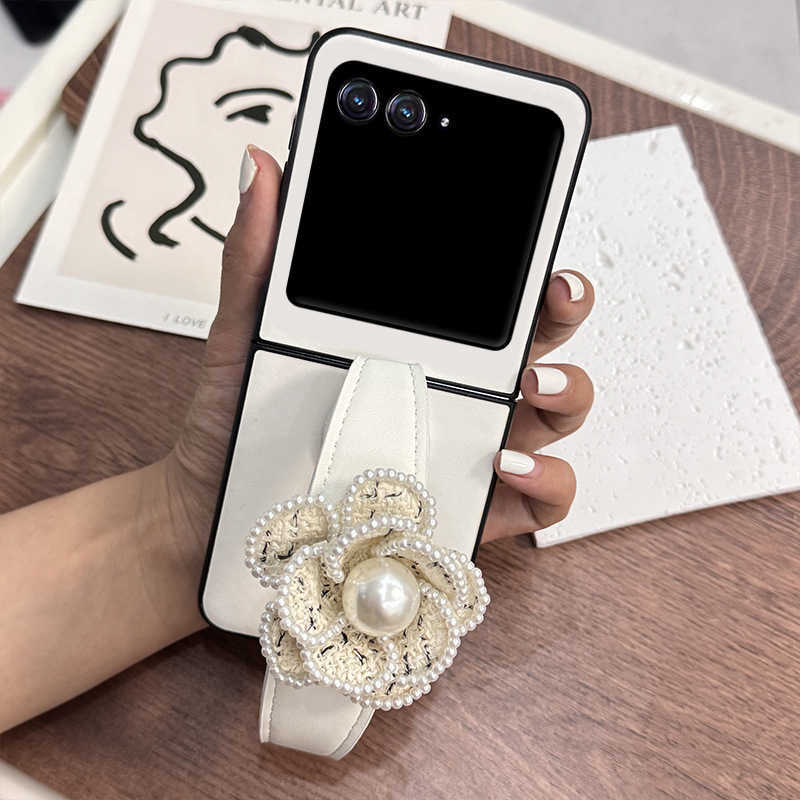 Luxury Foldable Clear Snap-On Back Cover Shield Perfect Fit for Latest Generation of Razr Models