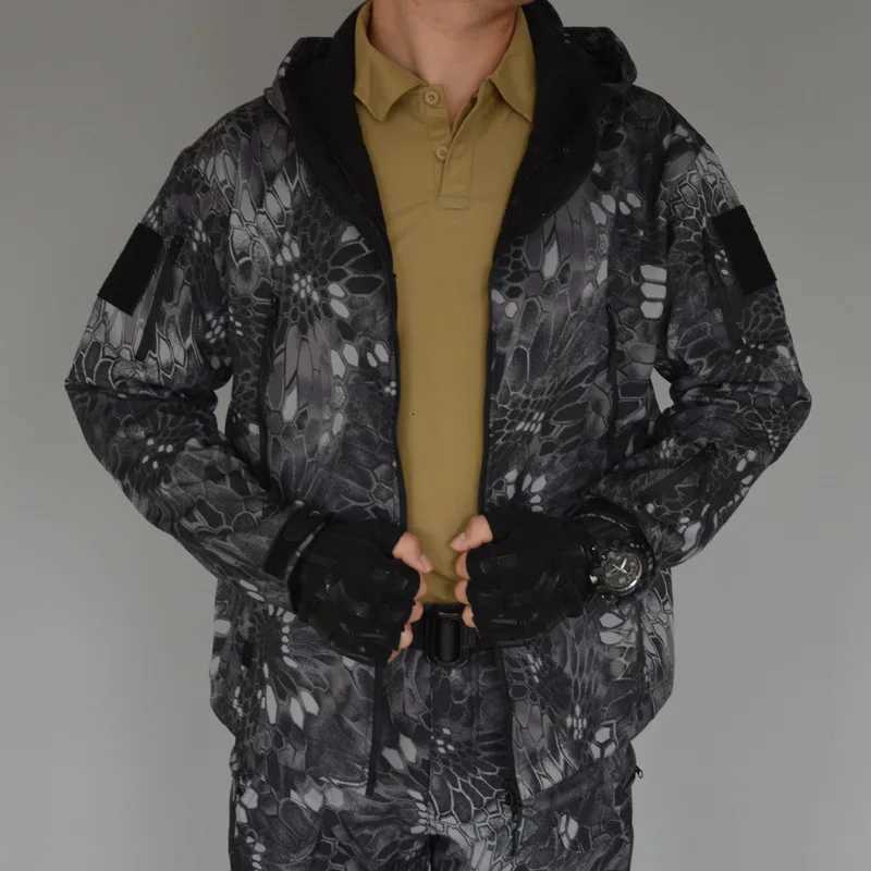 5XL 6XL Winter Fleece Jacket Men Soft Shell Tactical Waterproof Camouflage Coat Clothing WindbreAKers X251028