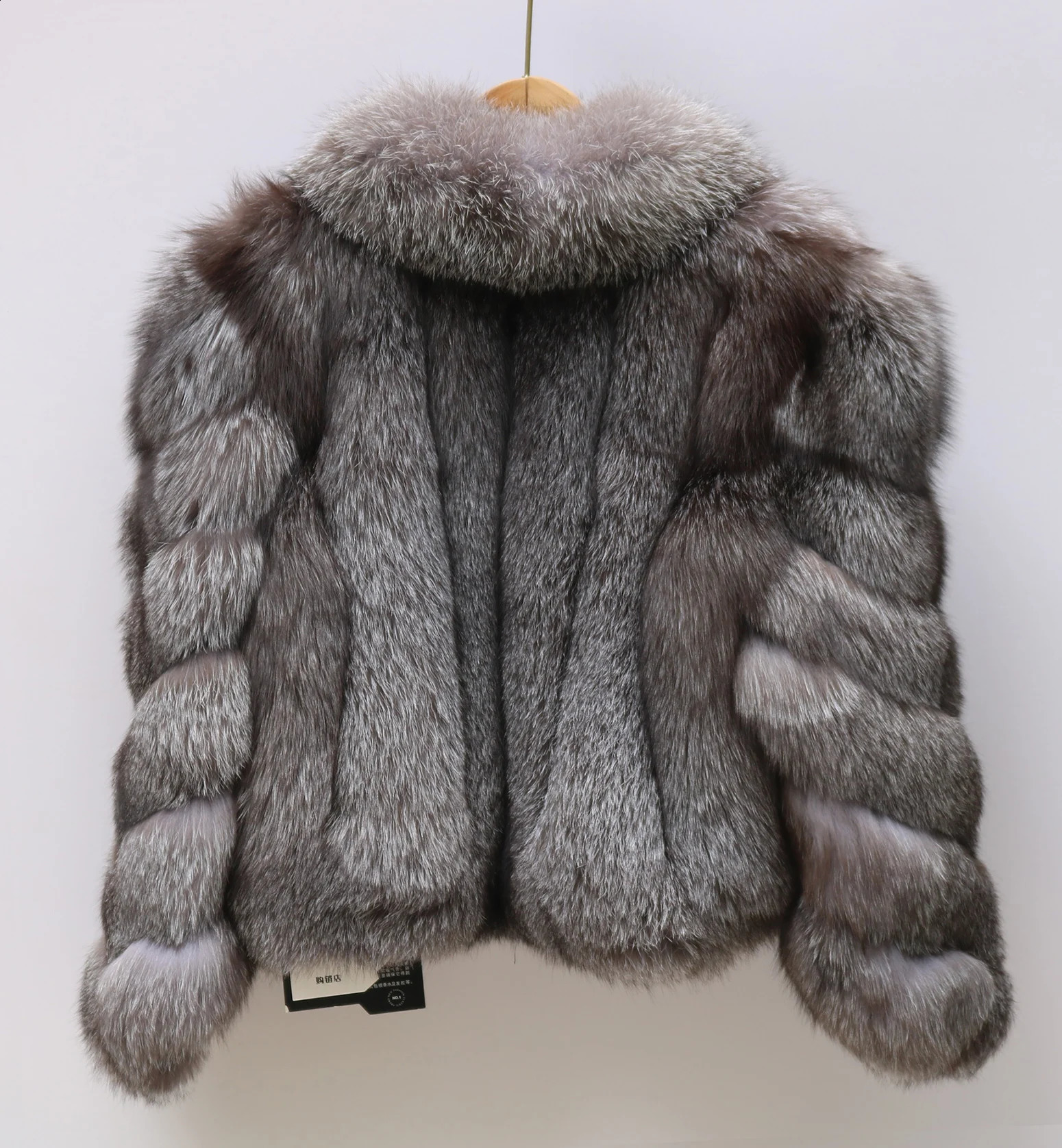 Winter Womens Natural Fox Fur Coat Short Warm High Quality Silver Fox Fur Jacket Big Turndown Collar Ladies Overcoat 251027