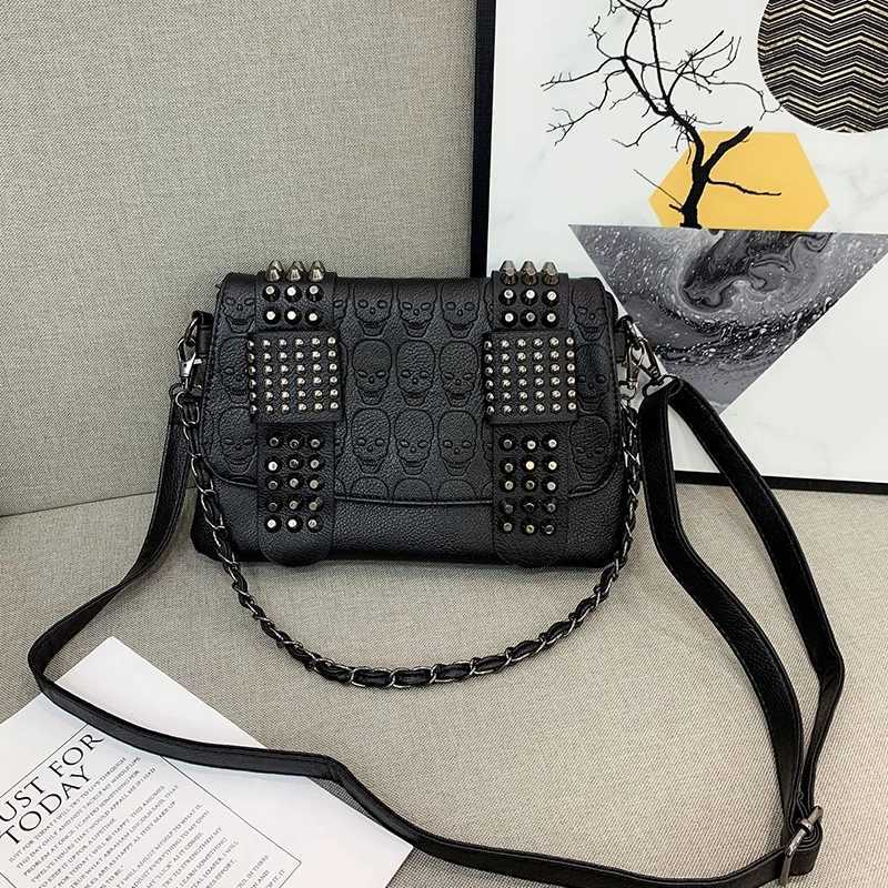 Fashion Black Rivet Shoulder Bag Women PU Leather Messenger Bag Vintage Cool Crossbody Bags Fashion Lady Handbag sac a mainW251028