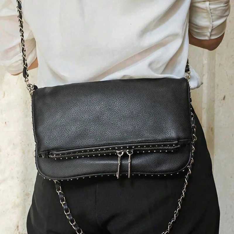 Classic and stylish personalized chain shoulder bag simple and elegant suitable for commuting and shoppingT251028