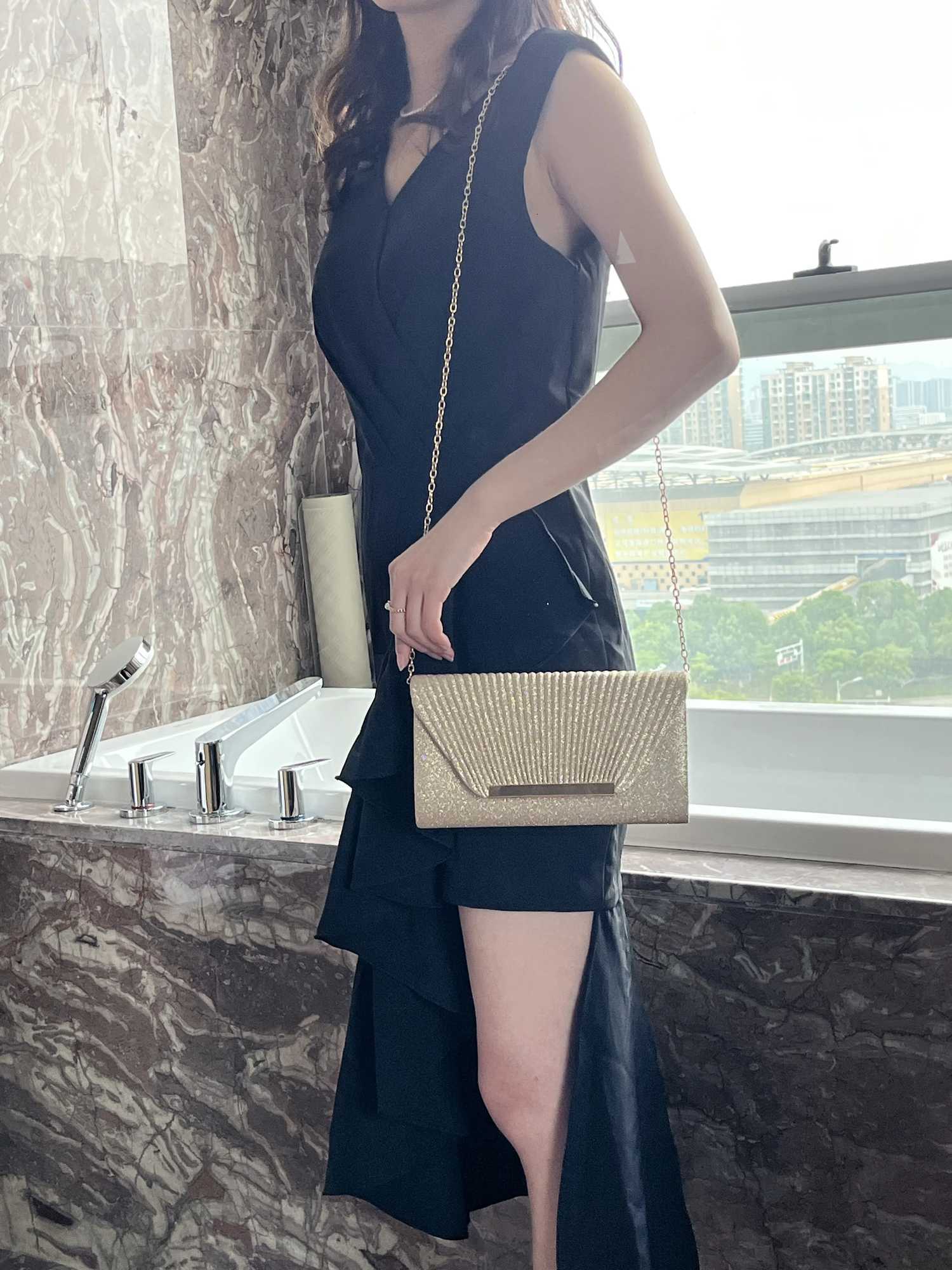 Elegant Storage Handheld Bag with Chain Strap for Party Wedding Dinner Fashionable One Shoulder Crossbody Bag H251027