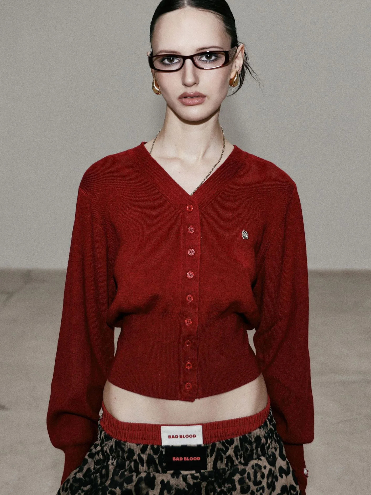 Autumn Vneck Sweater Cardigan Womens Retro Small Fragrant Style Slim Fit Outer Knitted Short Coat 251015