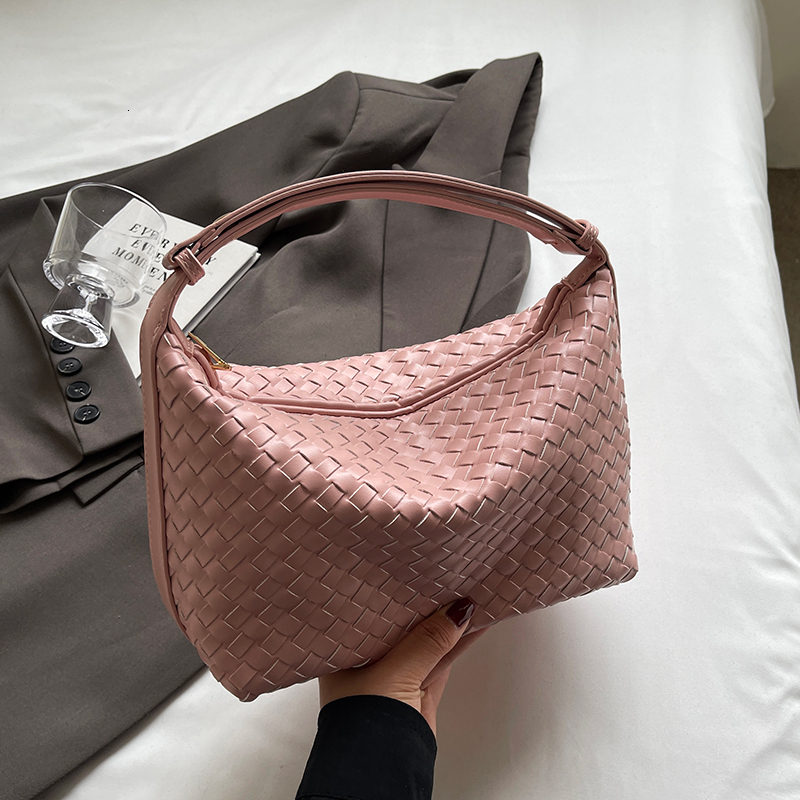 Luxury Brand Designer Bag Underarm Bag For Women Large Capacity 2024 New Fashion Niche Design Single Shoulder Handbag Trendy Pillow Bag This Year