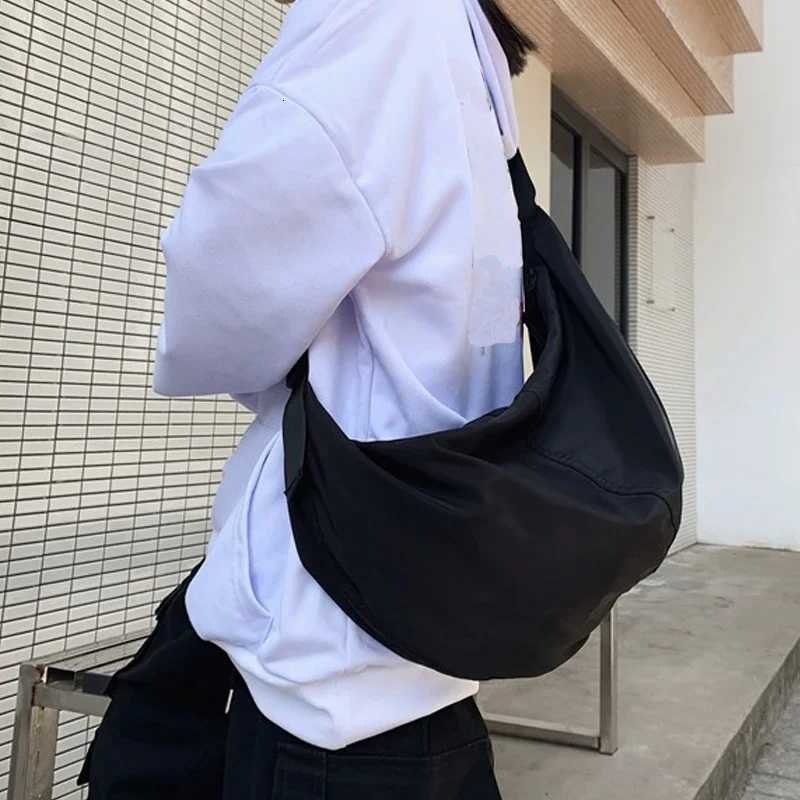 Oxford cloth dumpling bag for women trendy and cool couple lazy style crossbody bag large capacity student class shoulder bagT251028