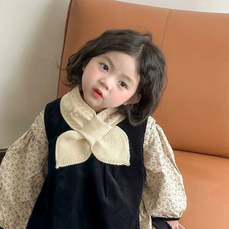 Korean Style Baby Scarf Simple Solid Color Crossover Neck Warmer Warm Soft Knit for Infant Toddler Outdoor Easy Match Outerwear 251027