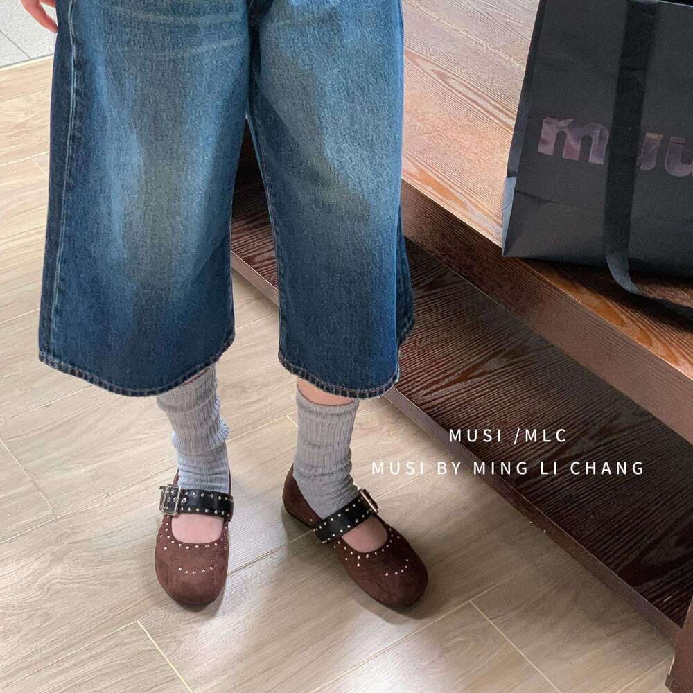 French Style Evening Wind One-Strap Rivet Mary Jane for Women 2025 Designer Shoe Flat Shallow Soft Sole Single Grandma Shoes