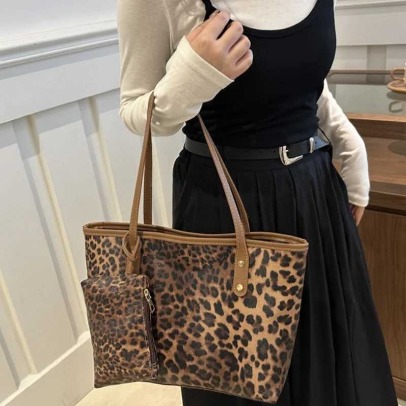 Womens Leopard Print Tote bag Pu Leather Underarm Bags Simple Casual Travel Shopping Bag Large Capacity Mother and Child PackagW251028