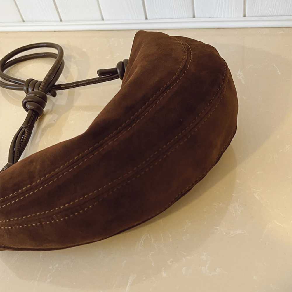 Vintage Womens Large Capacity New Autumn and Winter Niche Design Single Shoulder Crossbody Bag Commuting Dumpling BagT251028