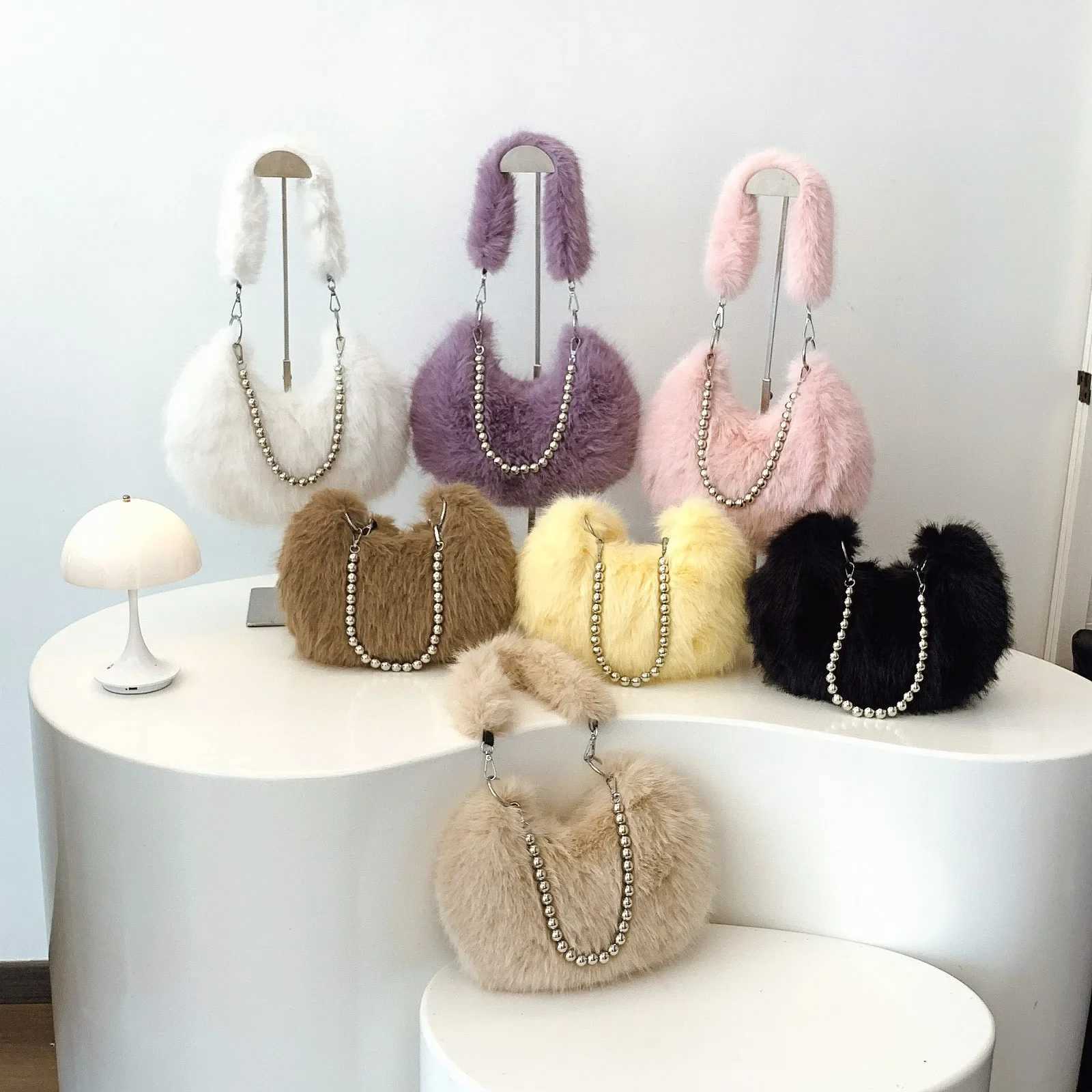 Plush Women Armpit Purse with Chain Fluffy Versatile Shoulder Bag Faux Fur Fashion Underarm Bag Ladies Winter Furry Tote HandbagT251028