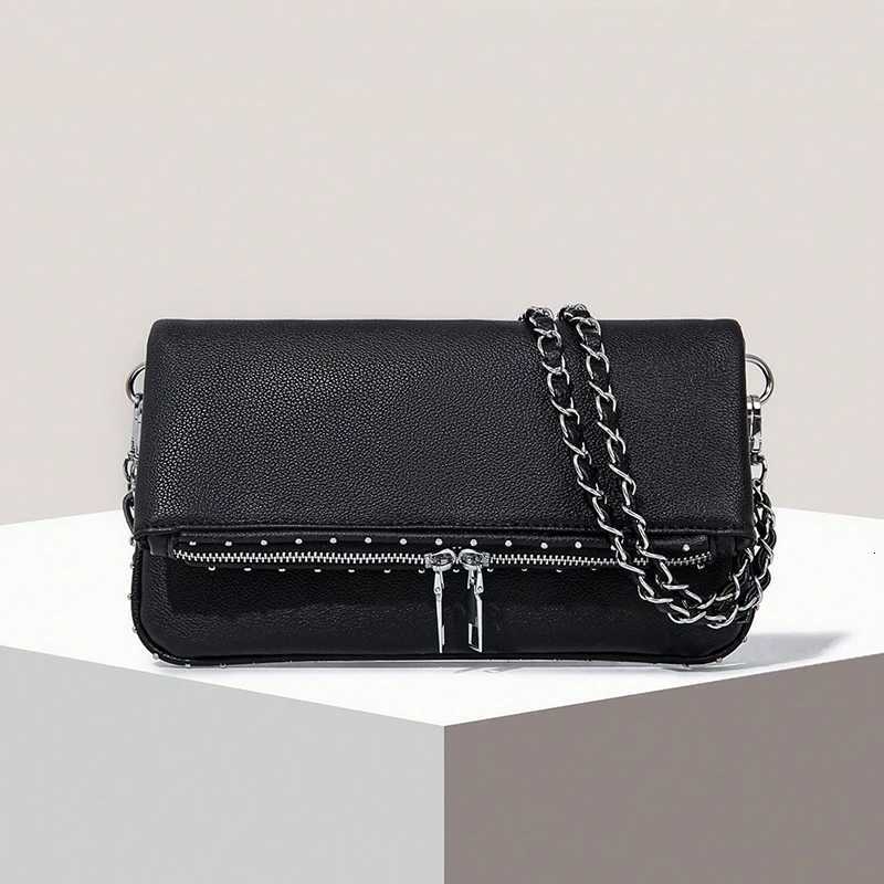 Classic and stylish personalized chain shoulder bag simple and elegant suitable for commuting and shoppingT251028