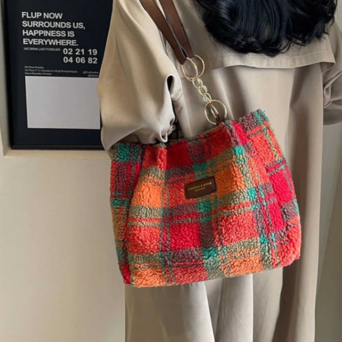 Red plaid plush bag autumn and winter new lamb velvet hand underarm bag Fashion plaid shoulder bag large capacity Tote bagW251028