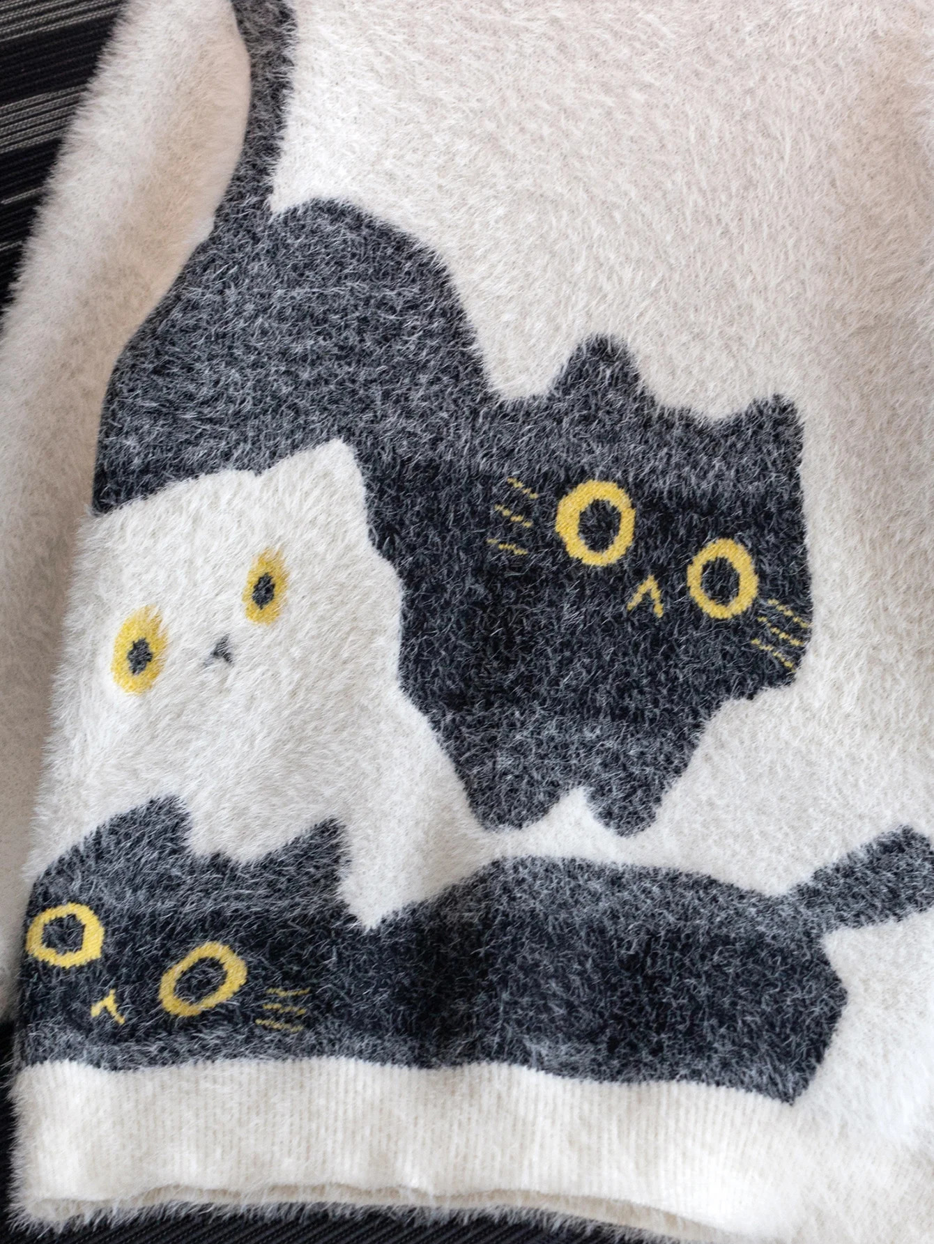 Boys cute cat pattern sweater knitted pullover suitable for daily leisure in spring autumn and winter 251027