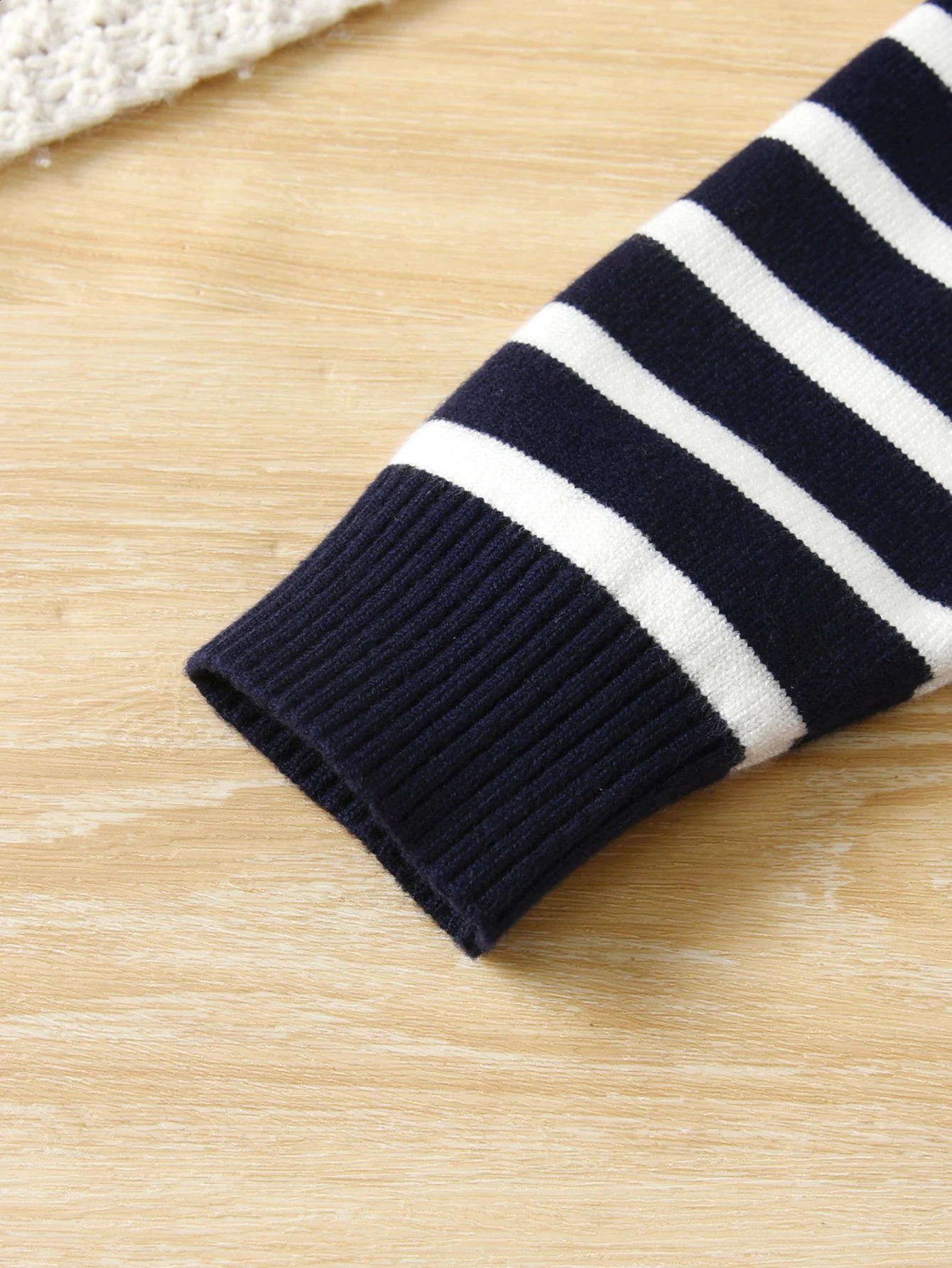 Boys college style striped half zipper stand up collar sweater pullover suitable for school in spring autumn and winter 251027