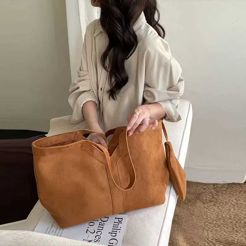 Premium Pu Leather Large Capacity Armpit Tote Bag Luxury Women Simple Fashion Shoulder Bag Brand Yshaped Design Commuter HandbagW251028