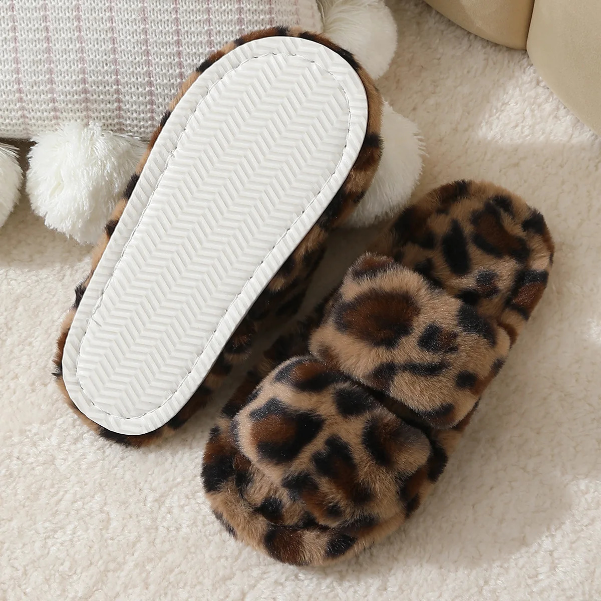 Leopard Pattern Plush Winter Slippers for Women Open Toe Soft Sole Fuzzy House Shoes Woman Warm Faux Fur Slippers 251023