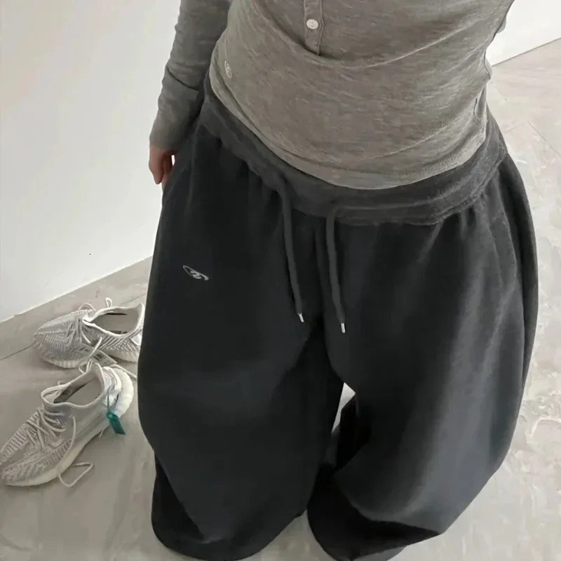 American Retro HipHop Oversized Woman Black Casual Sweatpants Korean Streetwear Loose Jogging Pants High Waist WideLeg Pants 251027
