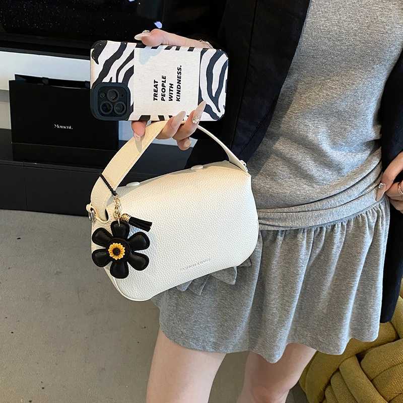 Quality Box Shaped Crossbody Bags For Women Lychee Pattern Shoulder Bag With Flower Pendant Luxury Designer Purses And HandbagsT251028