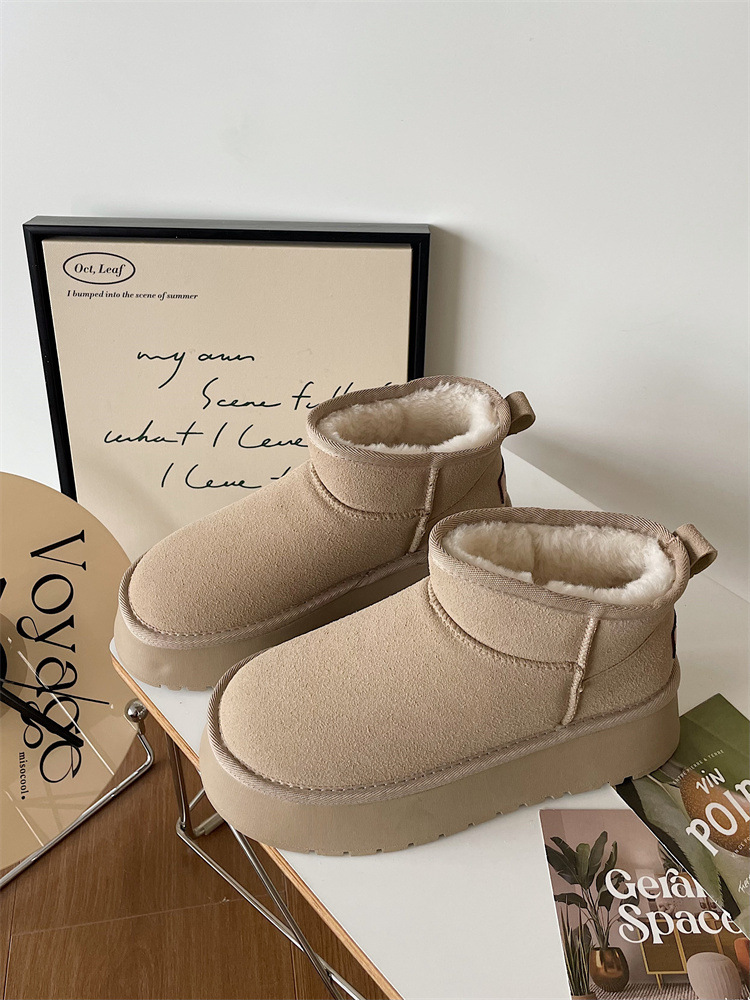 Free shipping Women's 2025 Autumn Winter New Snow Boots Versatile Round Toe Retro Platform Cotton Shoes Popular INS Thick Sole Ankle Boots