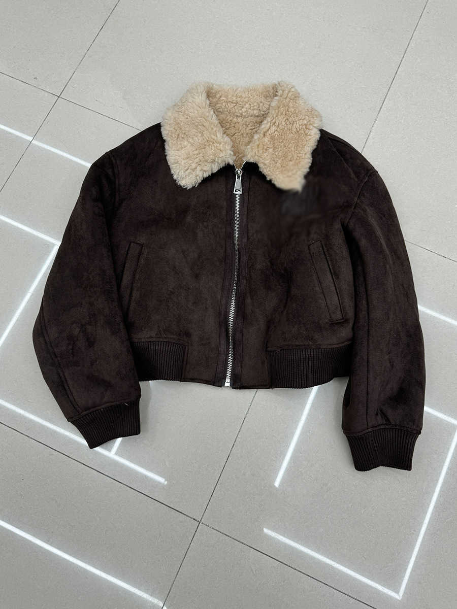Woolen fur coat for women, 2025 winter warm sheep sheared fur baseball jacket short fashionable coat.L251028