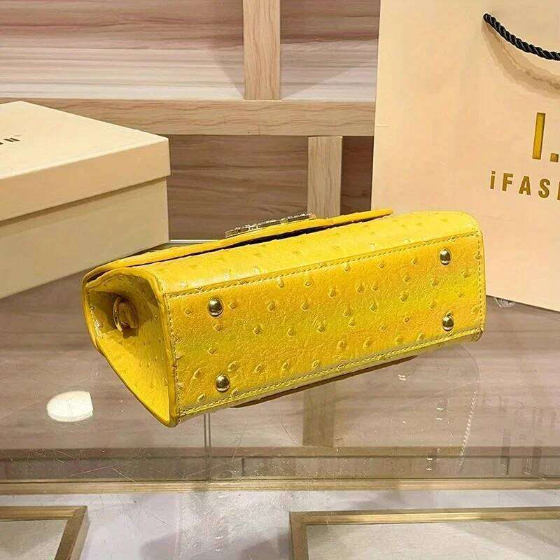 New underarm handbag ostrich pattern for ladies, lightweight luxury shoulder bag embedded with diamonds, elegant one-shoulder design.