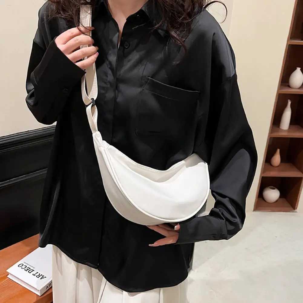 Nylon Hobos Chest Shoulder Dumpling Bag Large Capacity Travel Crossbody Half Moon Belt Messenger for Women Bags WholesaleW251028