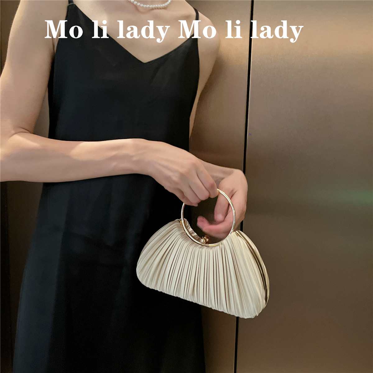 Socialite high-end textured ruffled bag 2025 new style with circular ring handbag evening bag cheongsam bag dress clutch crossbody bag