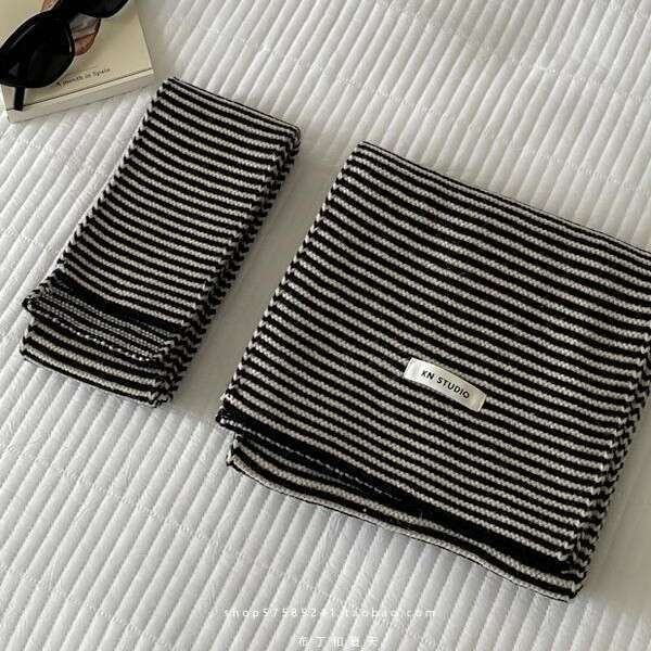 Elegant Black and White Thin Striped Color Matching Style Simple Decorative Short Warm Autumn Winter Women's Scarf