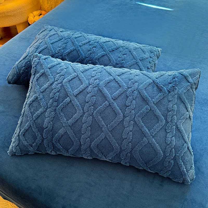 Pillow Case Milk Fleece Winter Thickened case Bedding Coral Fleece Simple Luxury Winter Warm Soft s Cover C251028