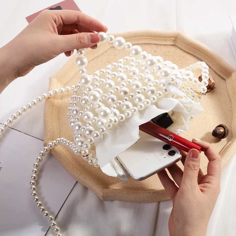 Noble HighQuality Trendy Crossbody Bag HandWoven Pearl Beaded Shoulder Bag for Women Fashionable Hand Bill Carrier H251027
