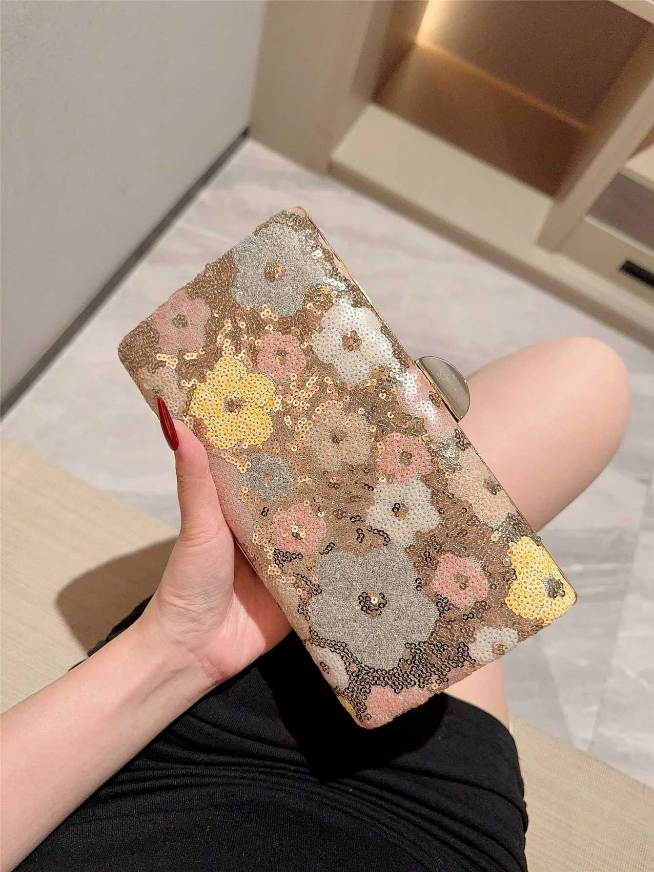 Fashion New Handbag Womens Sequin Flower HandHeld CrossBody Clutch Bag Cheongsam Small Bag Gold Bag Evening Bag H251027