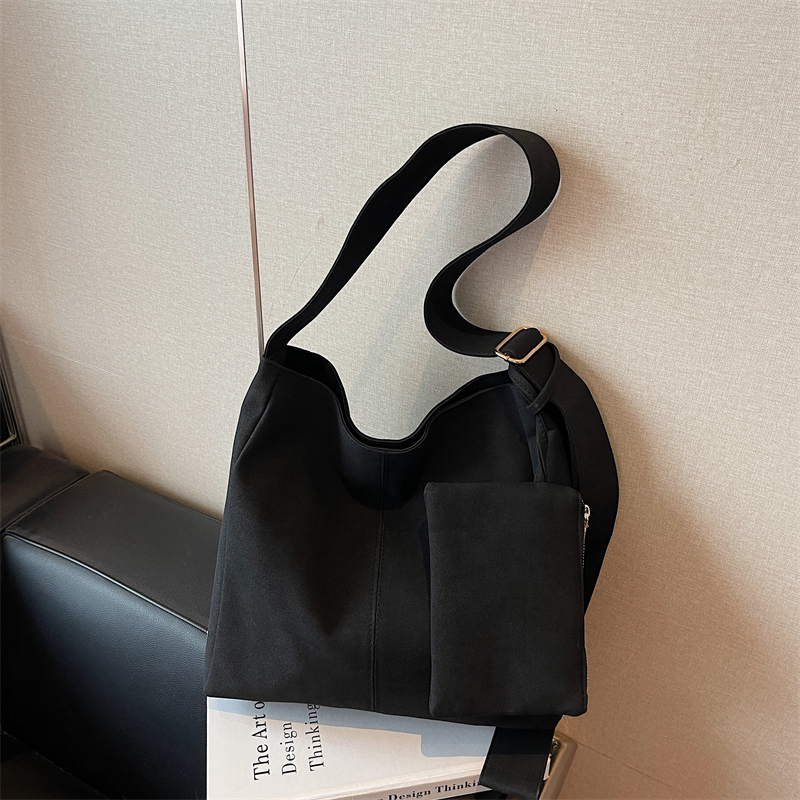 2025 Spring Women's New Simple and Fashionable Large Capacity Synthetic Leather Handbag Fashion College Student Daily Commuter Lightweight Crossb