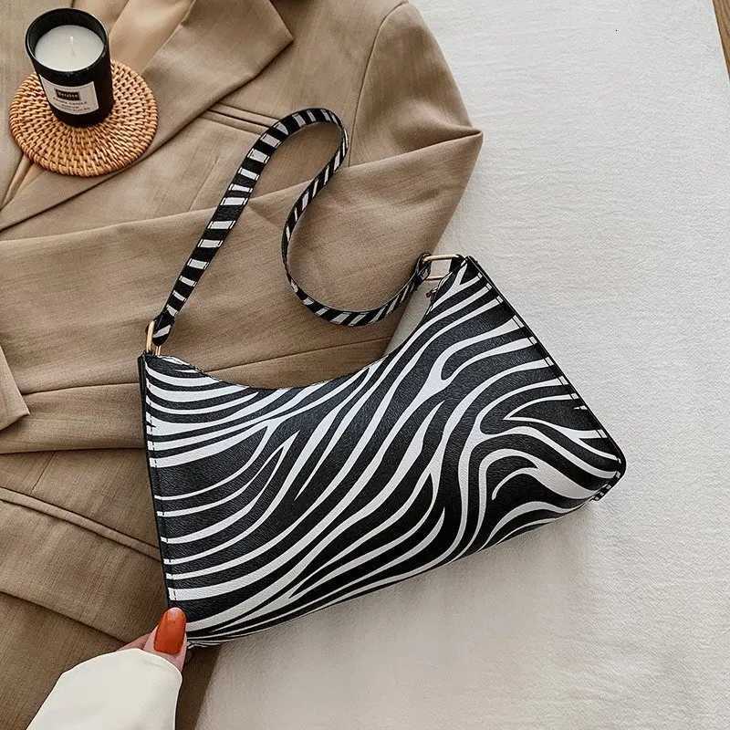 Casual Wens Totes Shoder Bag Fi Shopping Bag PU Leather Chain Handbags for Wen 2022 Underarm Hobos Bags1 D251028