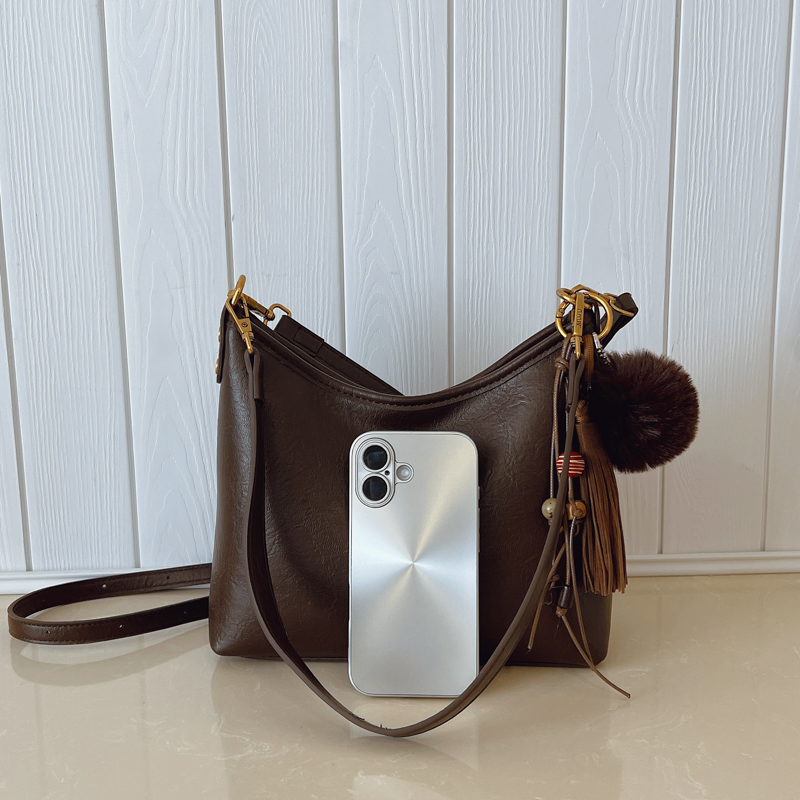 Summer women's simple and fashionable large capacity synthetic leather handbag, new fashionable college student daily commuting lightweight cross