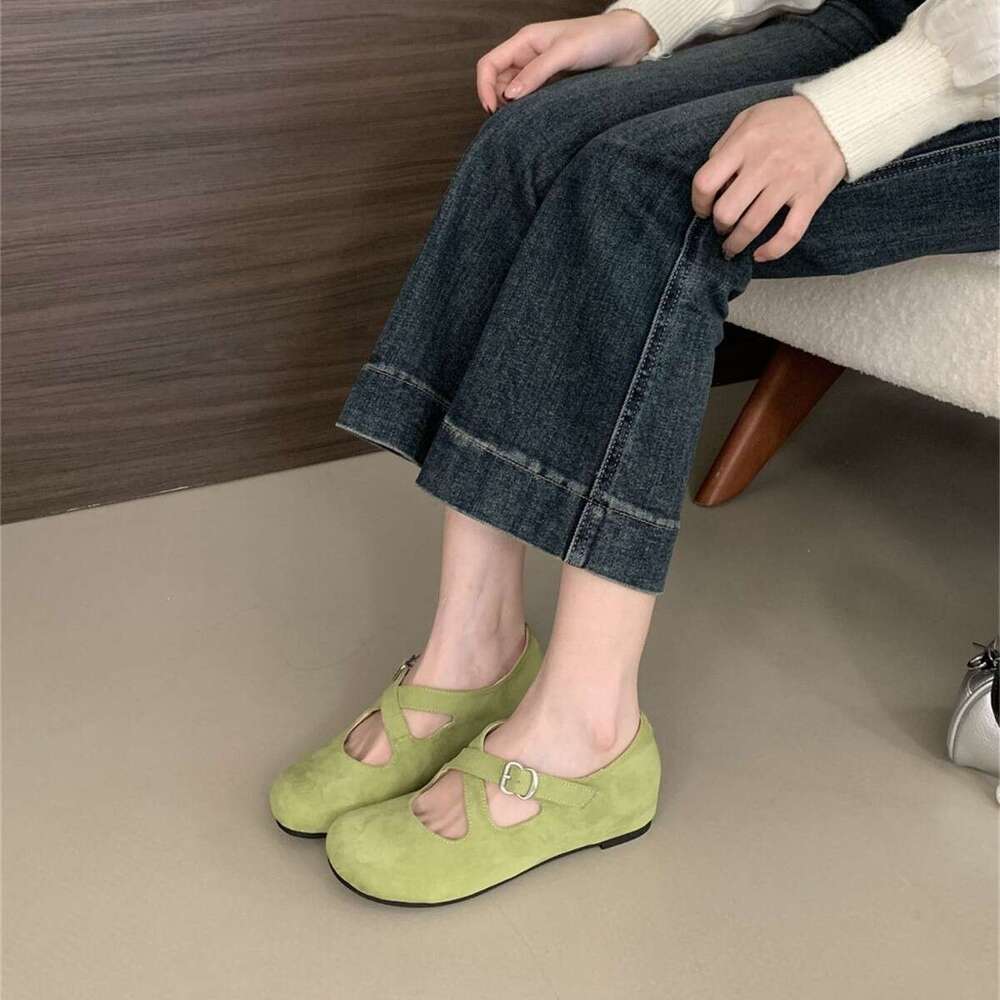 2025 Autumn and New French Style Elegant Hidden Designer Shoe Heel Evening Cross Strap Buckle Single Shoes