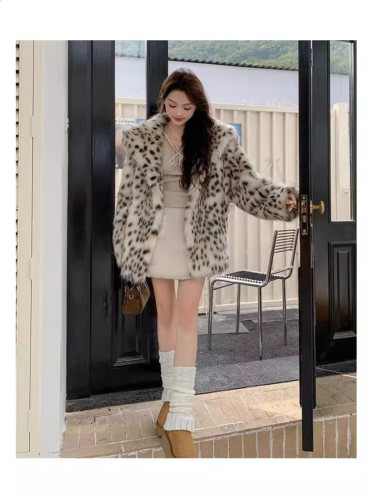 Leopard Print Thickened Niche Design EcoFriendly Faux Fox Fur Collar Fur Coat for Women