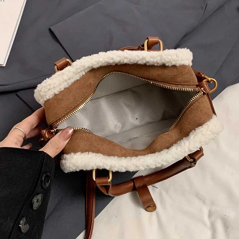 2024 Winter Lamb Woolen Handbag Womens Bag Designer Plush Handbag Fashion Casual Shoulder Messenger Bag Female Square bolsasT251028