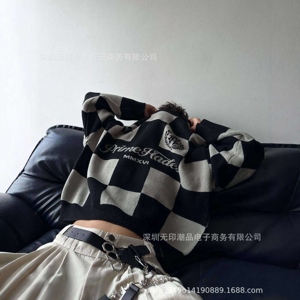 Loose Fashion Unisex Casual Style 3D Jacquard Black and White Color Block Winter Knitted Sweater